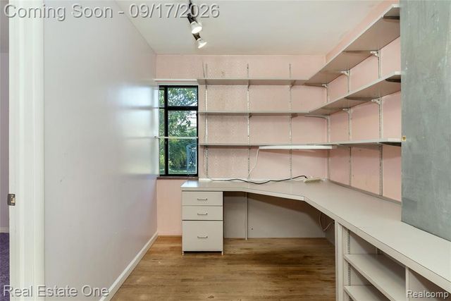 25313 Scotia Road, Huntington Woods, MI 48070