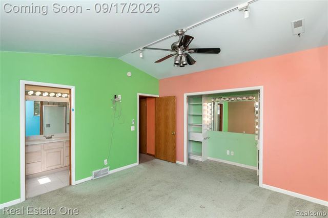 25313 Scotia Road, Huntington Woods, MI 48070