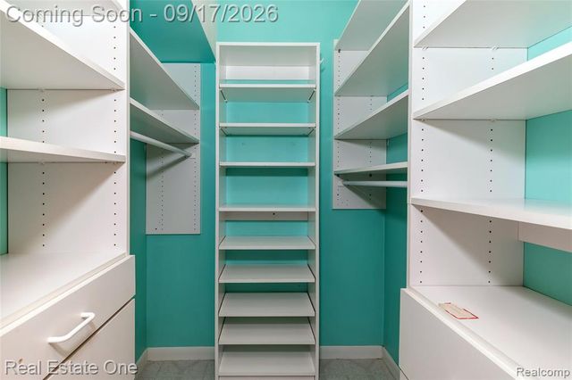 25313 Scotia Road, Huntington Woods, MI 48070