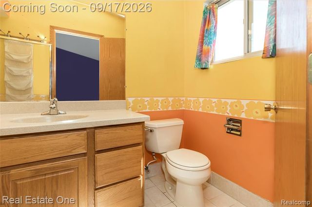 25313 Scotia Road, Huntington Woods, MI 48070
