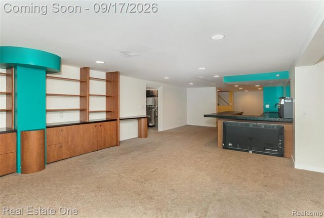 25313 Scotia Road, Huntington Woods, MI 48070