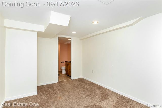 25313 Scotia Road, Huntington Woods, MI 48070