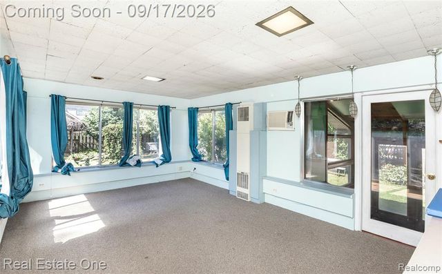 25313 Scotia Road, Huntington Woods, MI 48070