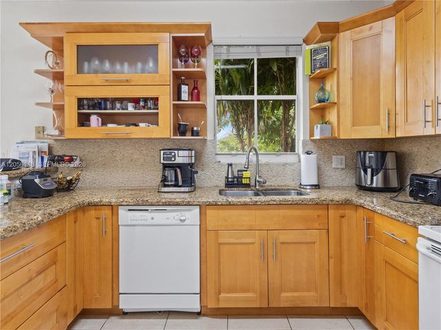 4401 NW 113th Ct, Doral, FL 33178