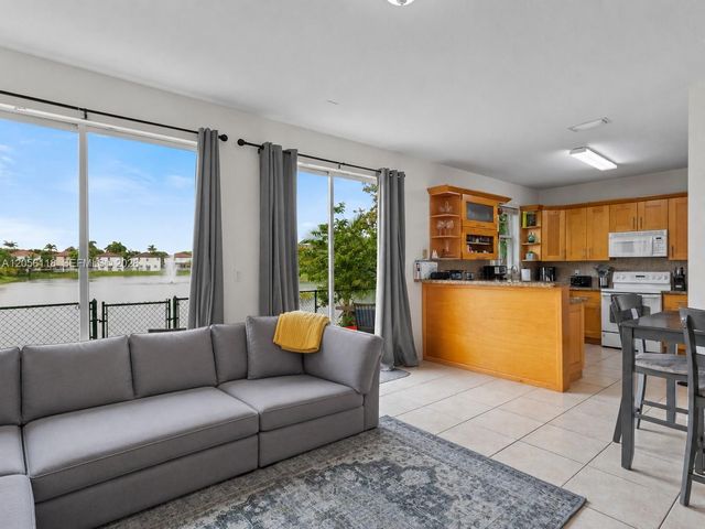 4401 NW 113th Ct, Doral, FL 33178