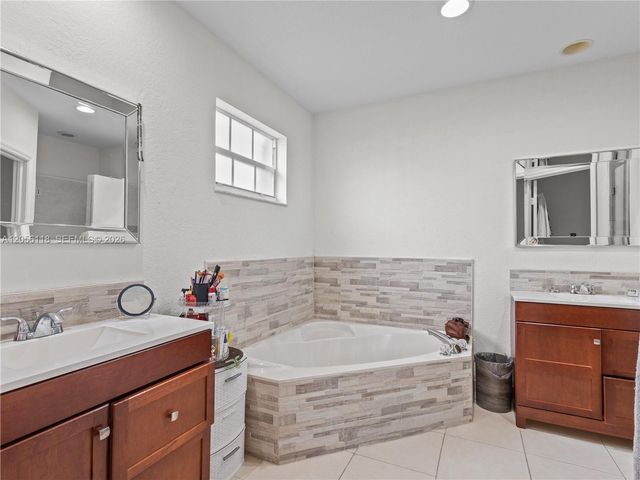 4401 NW 113th Ct, Doral, FL 33178