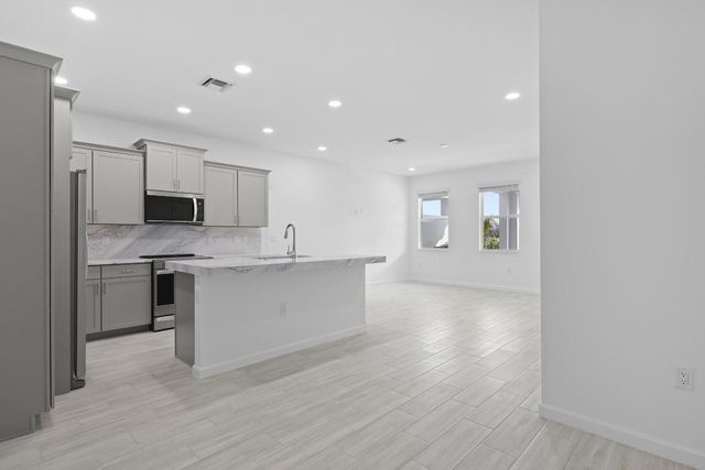 4616 Longwood Lake Square, Westlake, FL 33470