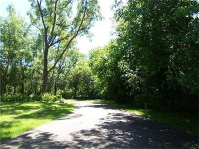 7001 Foxfire Drive, Crystal Lake, IL 60012