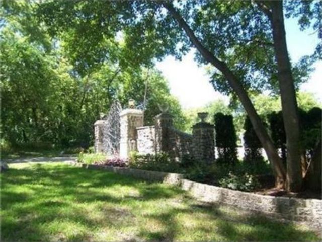7001 Foxfire Drive, Crystal Lake, IL 60012