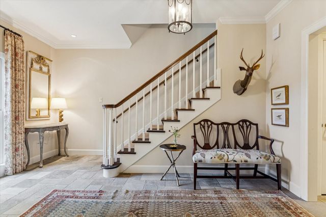 28 E Broad Oaks Drive, Houston, TX 77056