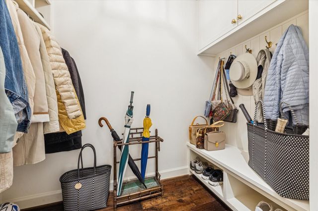 28 E Broad Oaks Drive, Houston, TX 77056