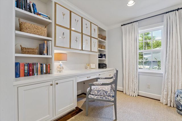 28 E Broad Oaks Drive, Houston, TX 77056