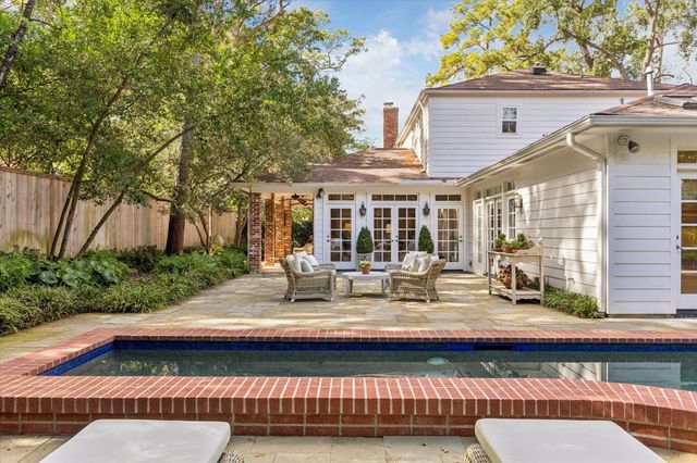 28 E Broad Oaks Drive, Houston, TX 77056