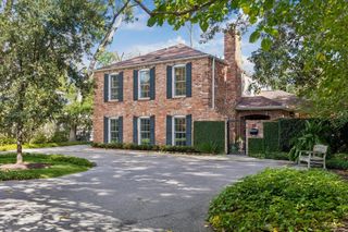 28 E Broad Oaks Drive, Houston, TX 77056