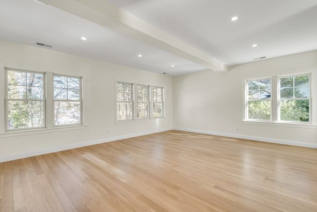 510 Common St, Walpole, MA 02081