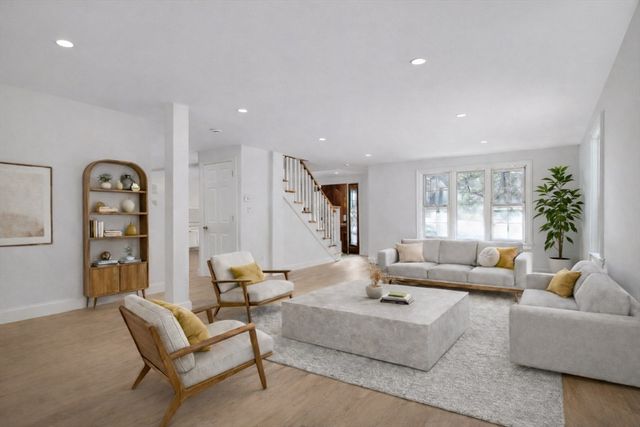 510 Common St, Walpole, MA 02081