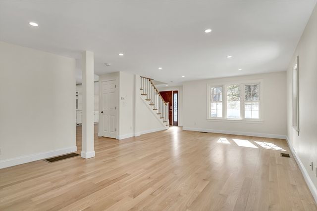 510 Common St, Walpole, MA 02081