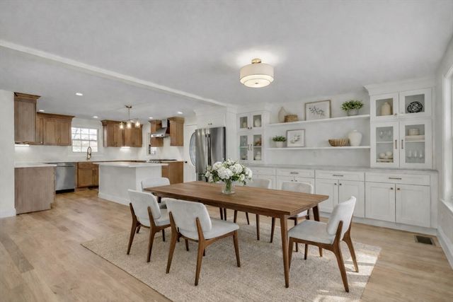 510 Common St, Walpole, MA 02081