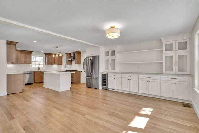 510 Common St, Walpole, MA 02081