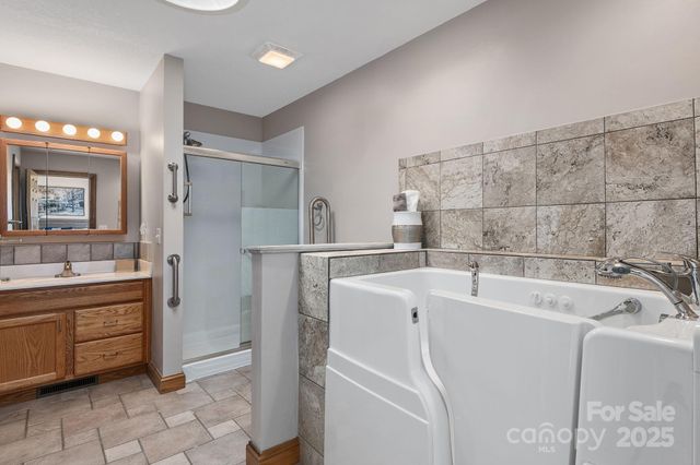 125 Buffalo Trail, Asheville, NC 28805