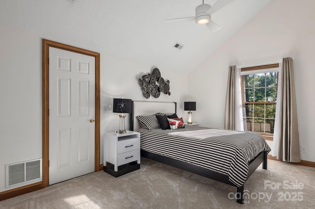 125 Buffalo Trail, Asheville, NC 28805