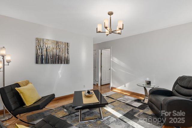 125 Buffalo Trail, Asheville, NC 28805