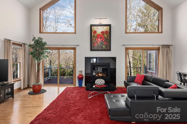 125 Buffalo Trail, Asheville, NC 28805