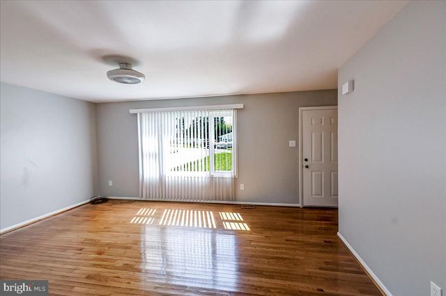 1629 SAINT PAUL ST, Hampstead, MD 21074