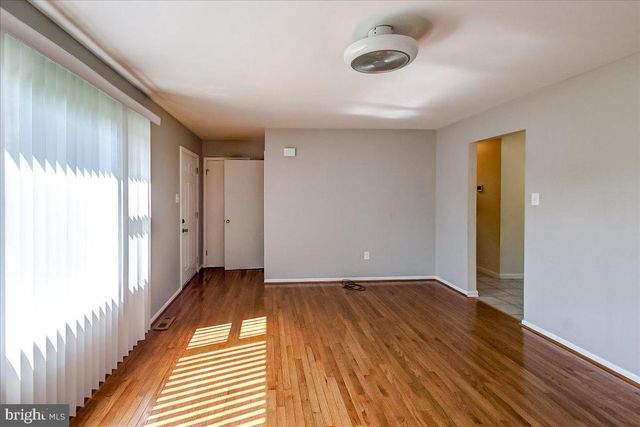 1629 SAINT PAUL ST, Hampstead, MD 21074