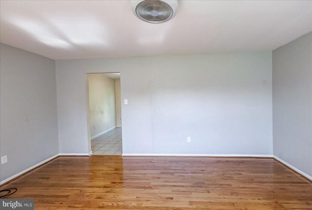 1629 SAINT PAUL ST, Hampstead, MD 21074