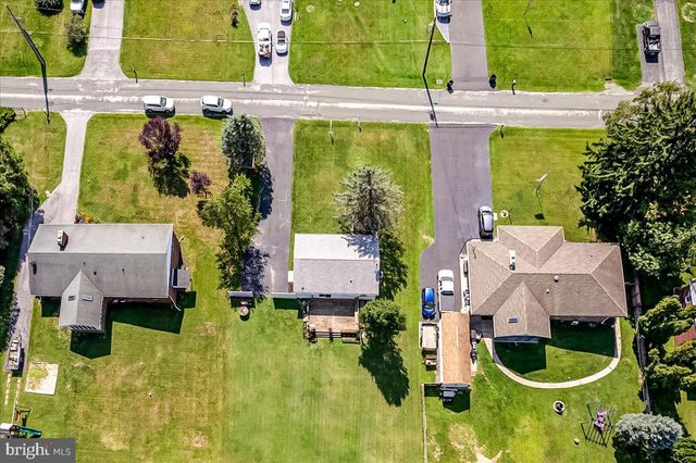 1629 SAINT PAUL ST, Hampstead, MD 21074