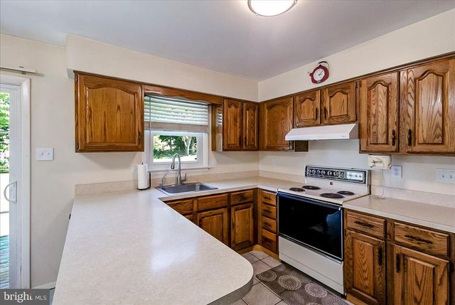1629 SAINT PAUL ST, Hampstead, MD 21074