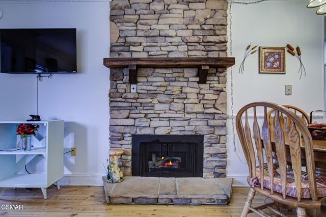 102 Baskins Creek Bypass, Gatlinburg, TN 37738