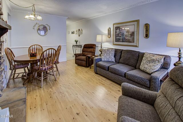 102 Baskins Creek Bypass, Gatlinburg, TN 37738