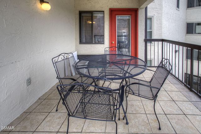 102 Baskins Creek Bypass, Gatlinburg, TN 37738