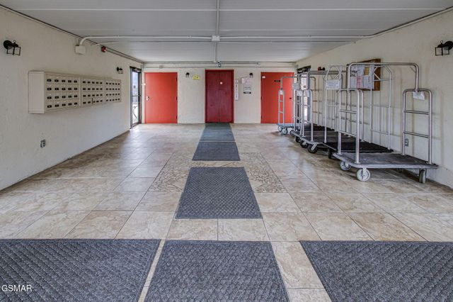 102 Baskins Creek Bypass, Gatlinburg, TN 37738