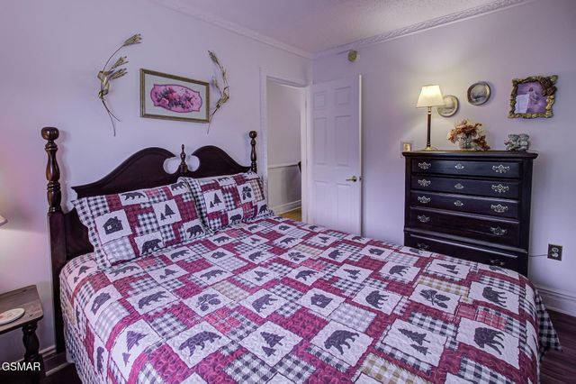 102 Baskins Creek Bypass, Gatlinburg, TN 37738