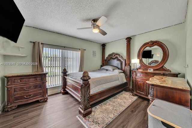 8830 NW 3rd St, Pembroke Pines, FL 33024