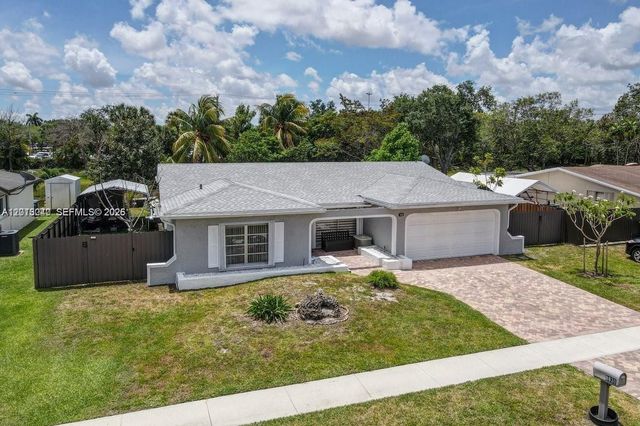 8830 NW 3rd St, Pembroke Pines, FL 33024