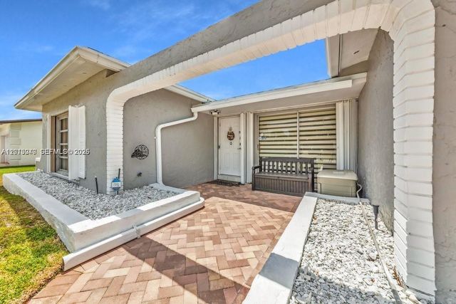 8830 NW 3rd St, Pembroke Pines, FL 33024