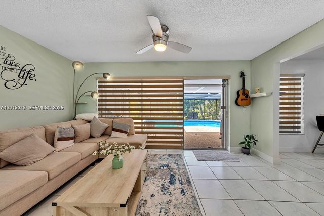 8830 NW 3rd St, Pembroke Pines, FL 33024