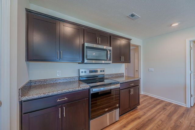 305 Lightfoot Court 305 Lightfoot Court, New Carlisle, OH 45344