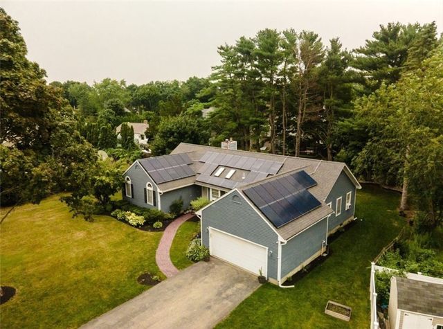 3 Meadow Circle, Barrington, RI 02806
