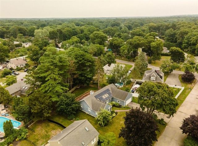 3 Meadow Circle, Barrington, RI 02806