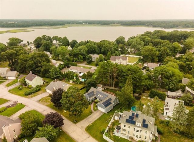 3 Meadow Circle, Barrington, RI 02806