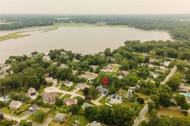 3 Meadow Circle, Barrington, RI 02806