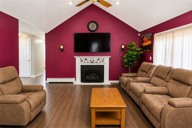 3 Meadow Circle, Barrington, RI 02806