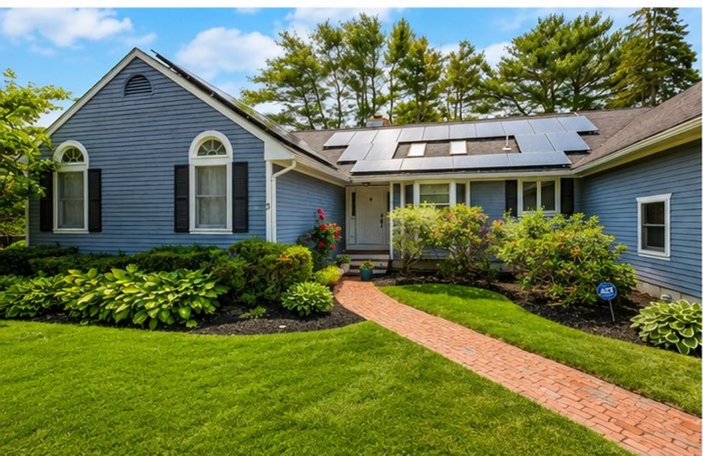 3 Meadow Circle, Barrington, RI 02806
