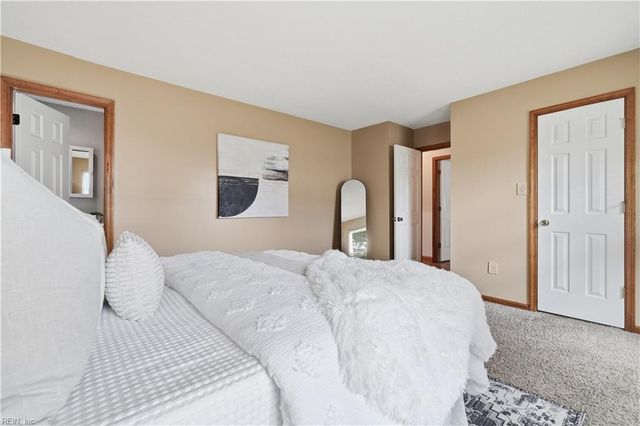 1924 Harpers Ferry DR, Virginia Beach, VA 23464