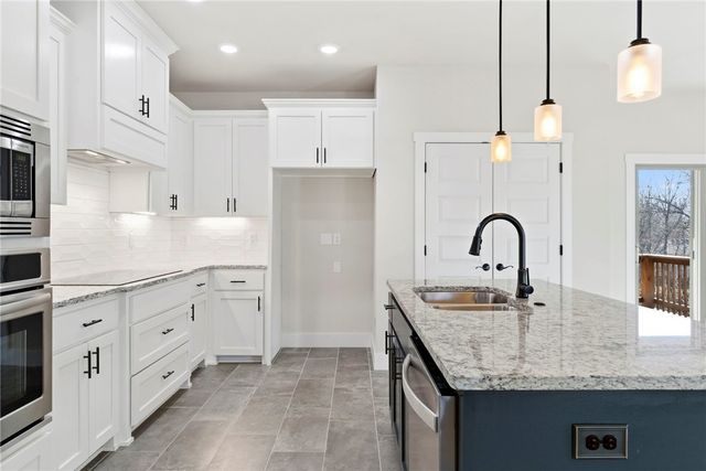 96 Witherby Drive, Bella Vista, AR 72714